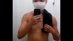 Rafael Sem roupa e mostrando o pau