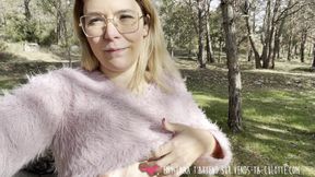 Vends-ta-culotte - Superb French amateur girl strips naked and masturbates outdoors