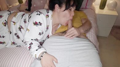 Mi Suegra MILF le encanta follar mi Verga y que me Corra Dentro de su Gordo Coño