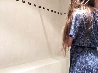 Dani Daniels . c o m - shower enjoyment