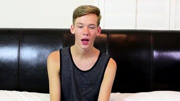 Before blowing his cumshot little twink wanks his lon