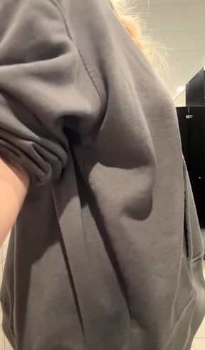 Ass teen thick amateur showcases big ass on only fans
