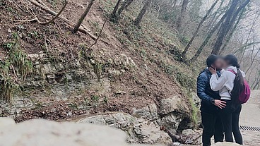 Lara Manara scopata in montagna