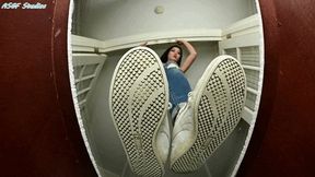 Jen pure sneaker crush!! - MOV