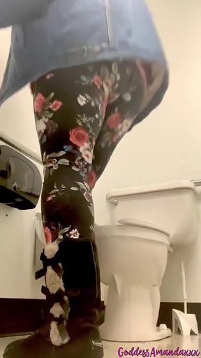 BBW Big Butt in Public Bathrooms
