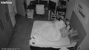 metecao com forca no quarto com simulacao de flagra caseiro