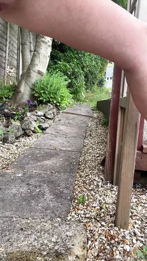 Marie&#039;s Pussy Squirt Play