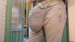 Wetting my jeans bulge!!!