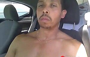 Pelado  pau duro na rua