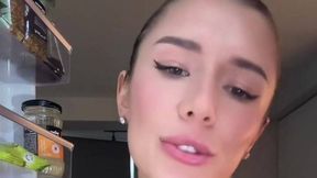 Video uploaded by @Viqueensy @Food Porn and #Small Tits #Solo #Brunette #Sexy Lingerie video sexy porno | Tik.Porn