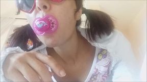 i wet my diaper with my squirt ... i m a sexy horny and i love a pacifier