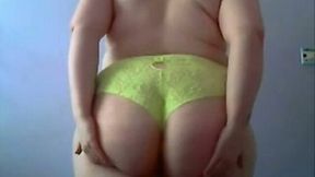 Big fat ass show by my friend's ex girlfriend on camera