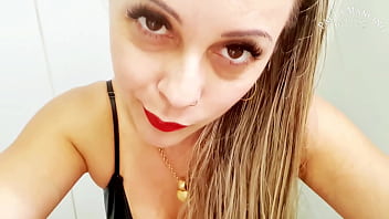 BAREFEET CRUSHING