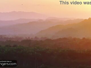 VR Bangers: Hawt Oily Beauty Sucks And Bangs in The Booty