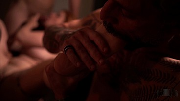 Suruba selvagem de dia dos namorados com 4 amigas bissexuais se pegando gostoso