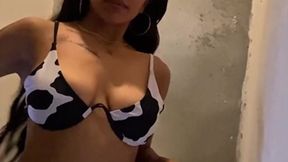Squirt en la Lavandería donde Trabajo
