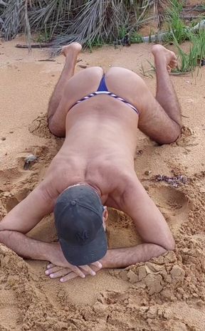 Ladysilva na praia esperando voce