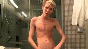 BoyCrush.com: Blondie Tyler Strokes His Big Cock Solo