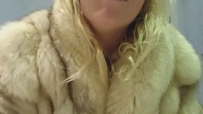 Blowjob sex full of saliva in a thick fur coat