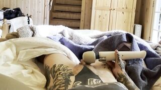 FTM-Tattooed Muscle Babe Early Morning Jerkoff, Butch, Big Clit, Hitachi, Fat Pussy