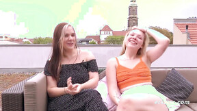 Ersties - Nelio und Anya haben Spaß mit Dildo an einem heißen Sommertag