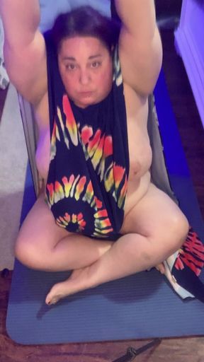 BBW Does Peek a Boo Yoga