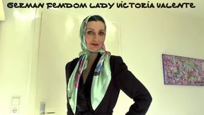 Lady Victoria Valente showed elegant satin headscarves Scarf Queen