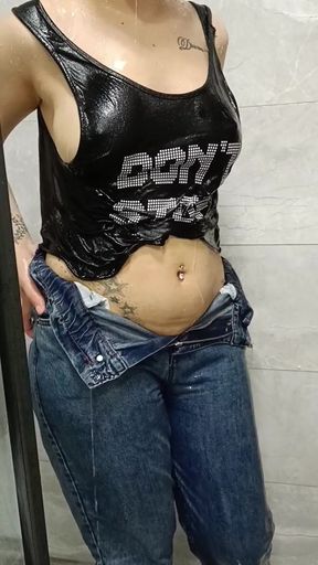 Wet Undressing and Cumming in the Shower