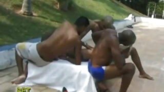 Gangbang interracial, doble penetración – puta enculada