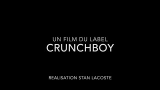 Selbstgedrehter Hardcore-Film mit der französischen Amateurin Jess Royan, die große Schwänze tief in den Hals nimmt, bevor sie roh mit Sperma bespritzt wird.