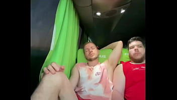 Pr&eacute_via - Vi o Dotado No &Ocirc_nibus e Fui Tirar Leite Em Publico (COMPLETO NO SHEER E RED)