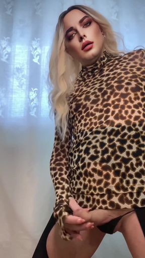 Trans Sasha Q Masturbates and Cums