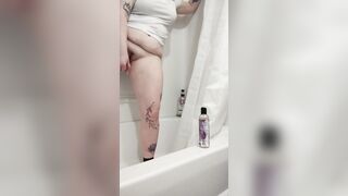 College Skank Uses Sex Toy Into Shower