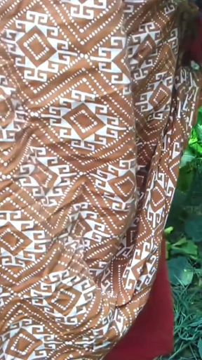 Makan malik  jab Ghar ke naukrani ko jungle me lejake hard sex kar rahe the tab Malikin ne dono ko pakra chudai karte&hellip;   Clip 2