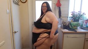SSBBW tries on new bikinis fat belly ass