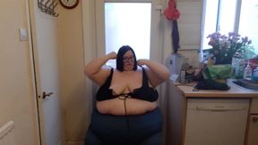 SSBBW tries on new bikinis fat belly ass