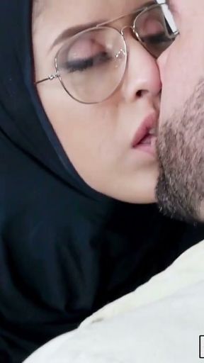 Petite Arab Angel Del Ray cumblasted after anal sex   Clip 1