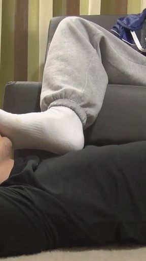 2 Twinks Love Feet and Big Cock