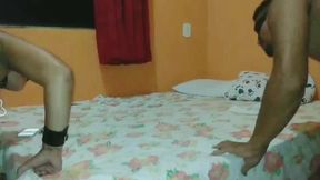 anal total! ficou toda arrombada e vermelha de tapas na cara e na bunda, essa esposa submissa.