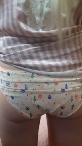 Worshiping a very small ass in teenage panties