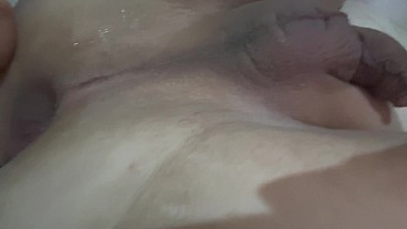 Helen destrói seu cuzinho até obter um sissygasm