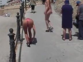 Bikini Dare In Calpe belle fighe in perizoma porno xxx