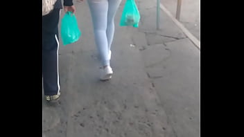 NALGAS RICAS EN LA CALLE