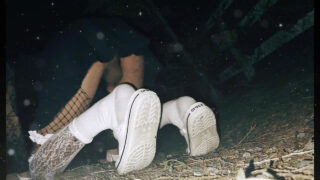 アマチュアの痩せたアメリカ人女装ゲイ女装者がアナルファックされる公開自家製映画