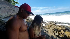 perdida na praia tive que chamar os bombeiros para me resgatar . paty bumbum - alex lima