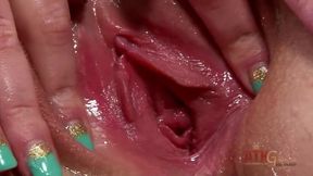 Watch Farrah Flower's Intimate Solo Session with Her Favorite Toy!