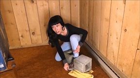 Sneaky Private Detective Gets Her Boot Stuck While On A Case -Mov 1920x1080p