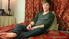 Aaron hails from Chicago and likes photography and movies