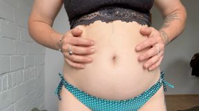love to play with belly button avi