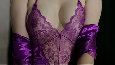 ISTRI CHINDO SEXY BANGET PAKAI SATIN LINGERIE UNGU BOKEP INDO VIRAL
